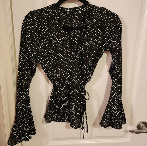 Lulu's wrap top - Picture 2 of 5